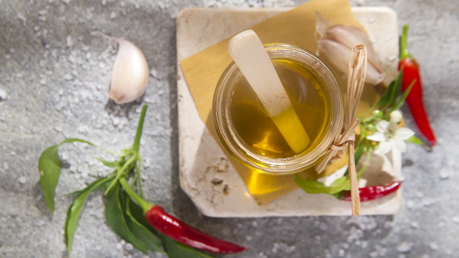 Knoblauch-Chili-Öl aus der Geschenke-Küche - LCHF Deutschland