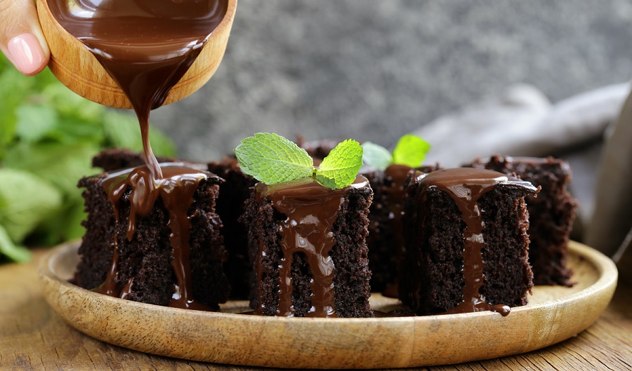 Brownies mit Schokoladensauce