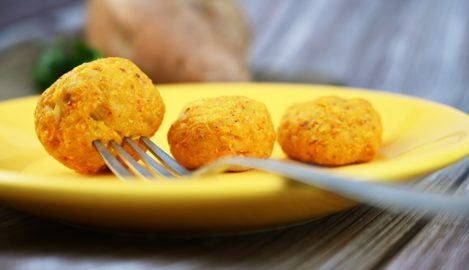 Hähnchen-Süßkartoffel-Bällchen