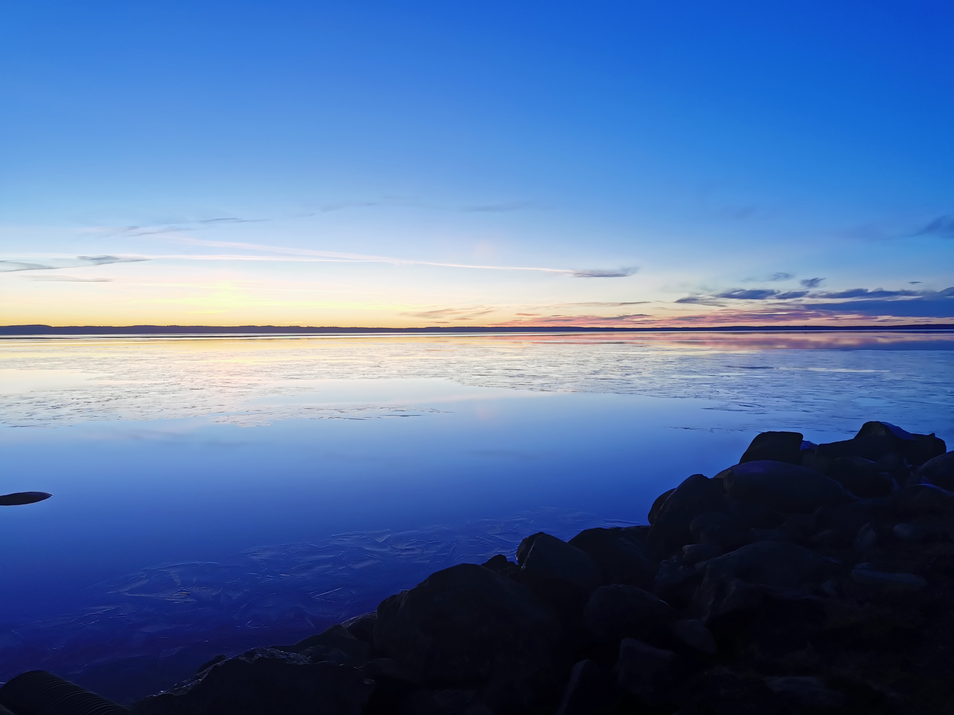 Blaue Stunde am See Unden / Schweden