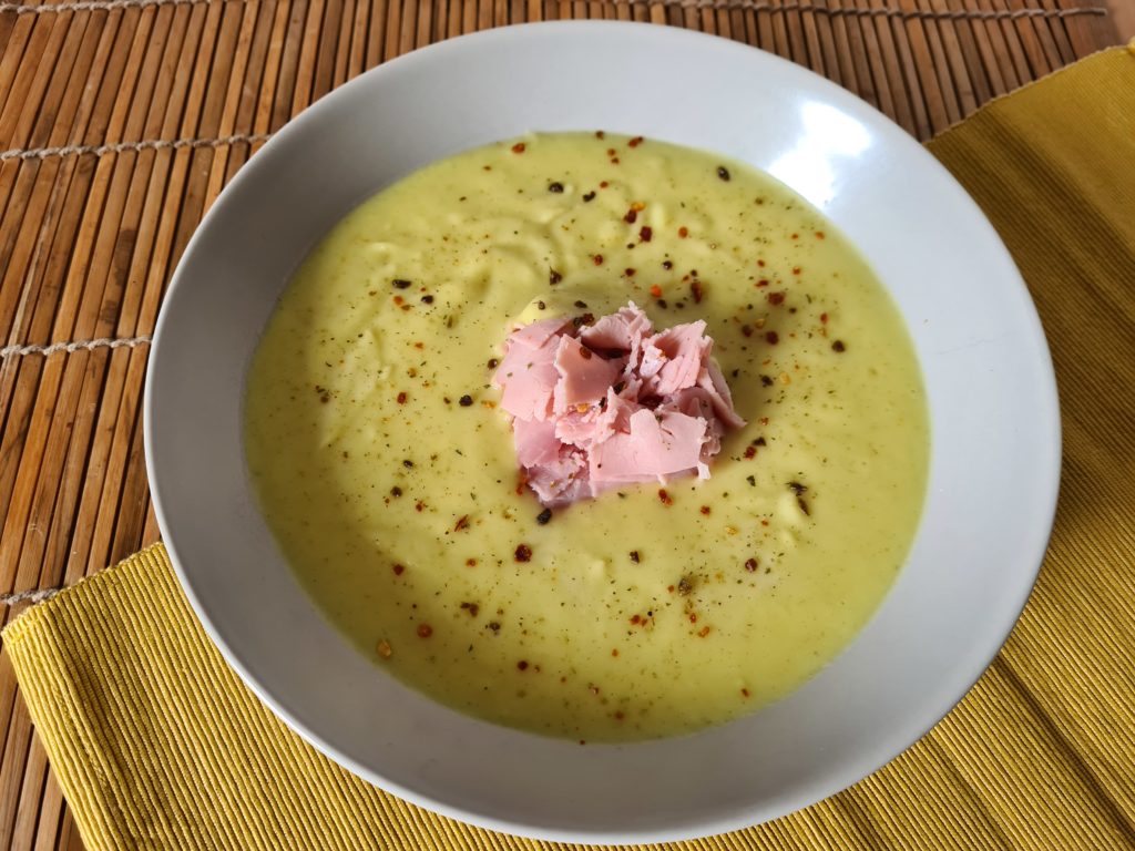 Schnelle Blumenkohl-Curry-Cremesuppe - LCHF Deutschland