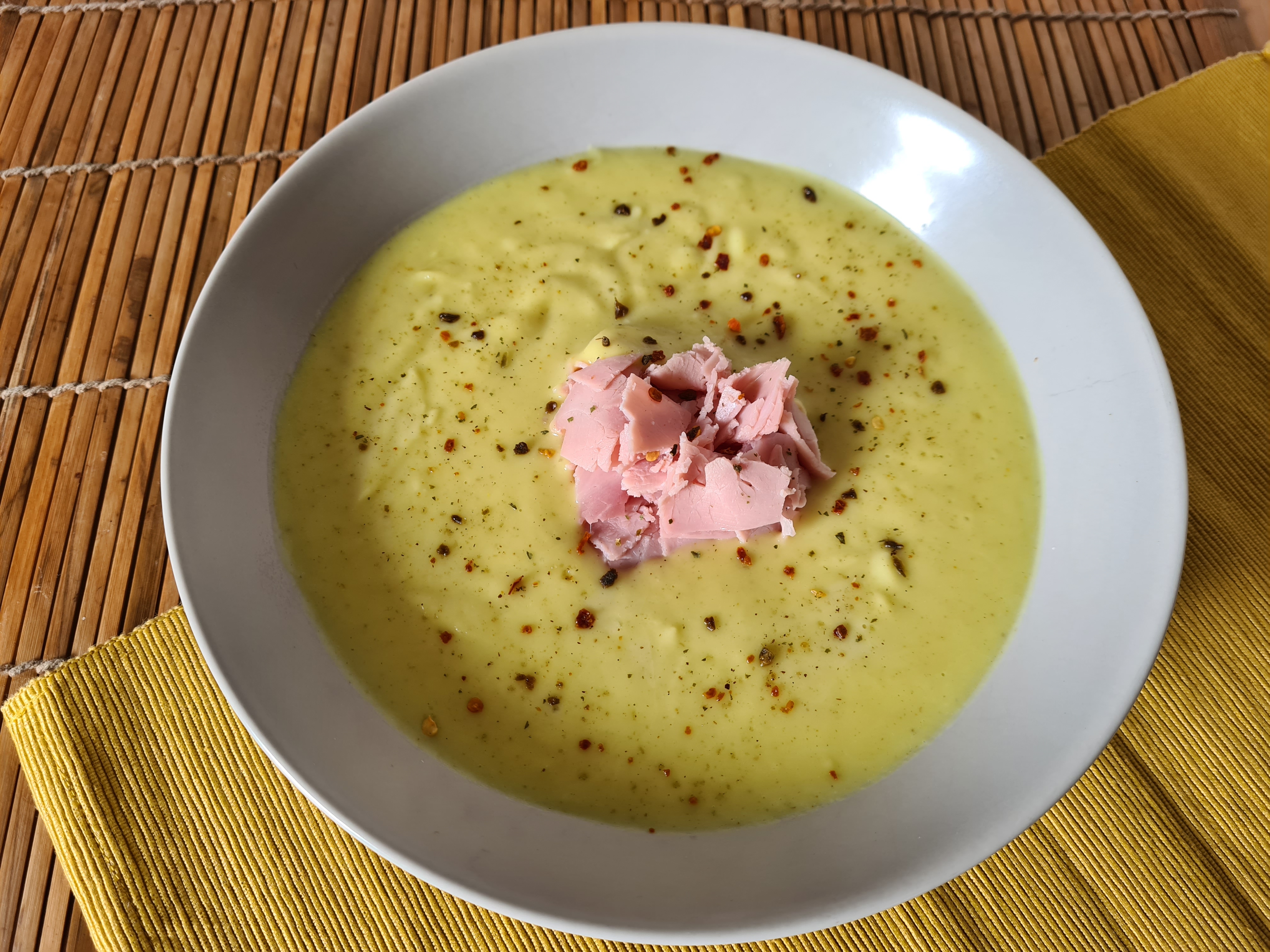 Schnelle Blumenkohl-Curry-Cremesuppe