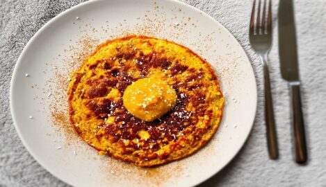 Fruchtige Kokospfannkuchen