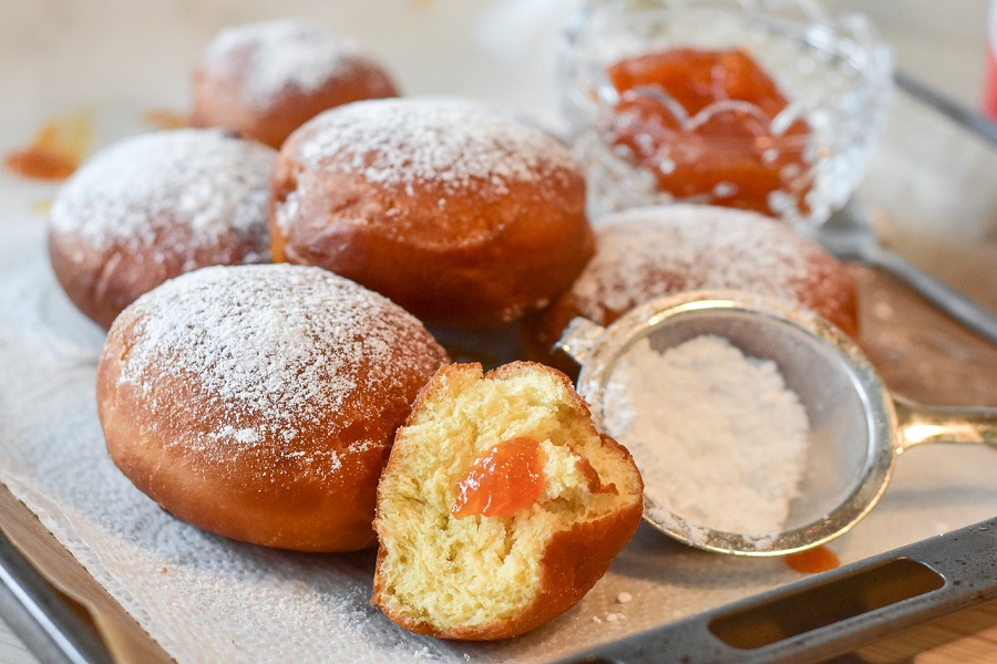 Berliner gefüllt mit Low Carb Fruchtaufstrich