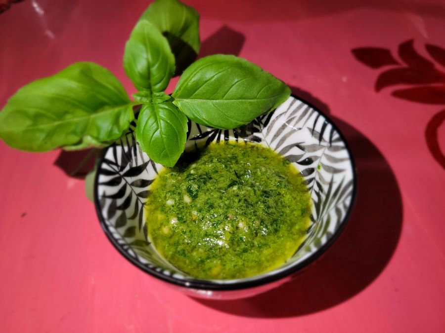 Basilikum-Pesto