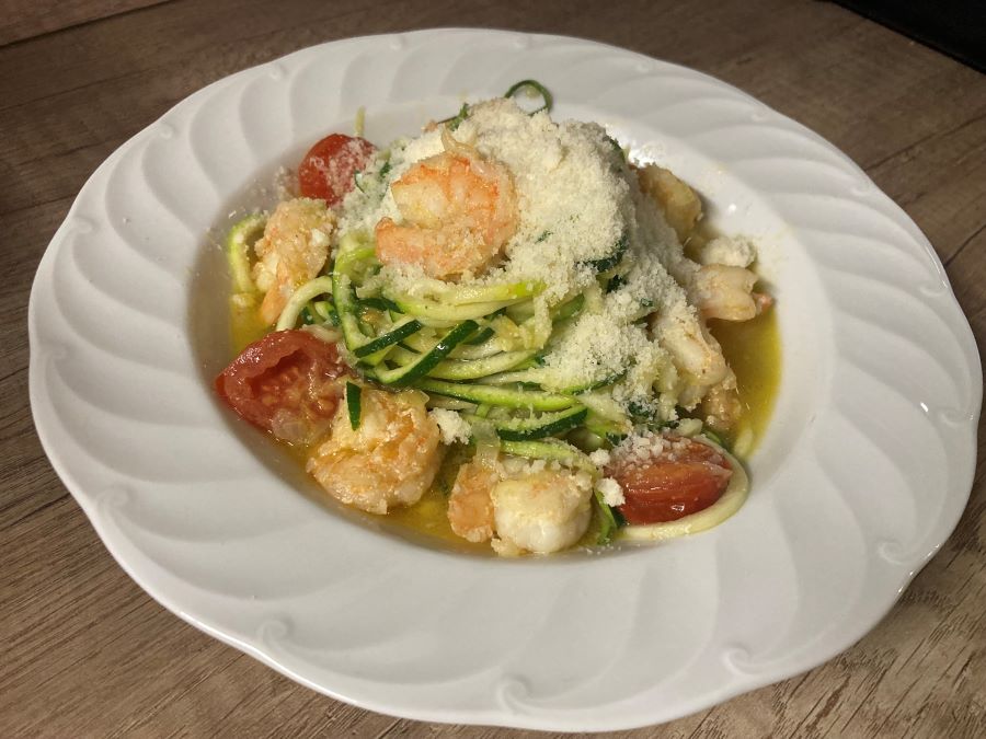 Zucchininudeln mit Garnelen - Gastrezept von Katrin Ermis