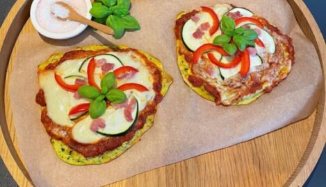 Zucchinipizza mit Speckwürfeln aus dem Thermomix