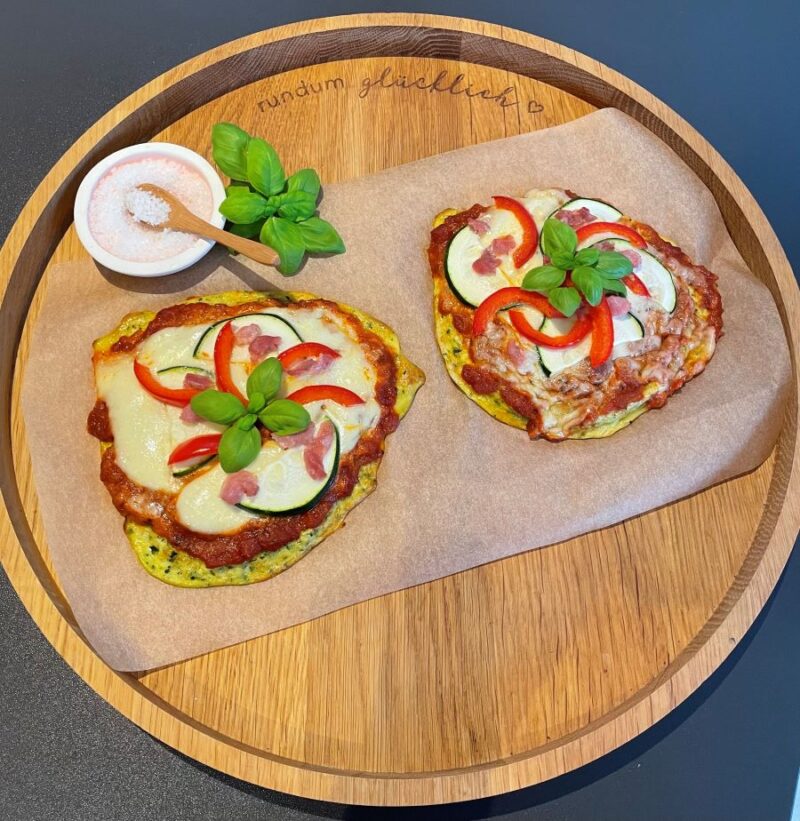 Zucchinipizza mit Speckwürfeln aus dem Thermomix