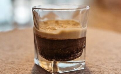 Schoko-Nuss-Dessert im Glas